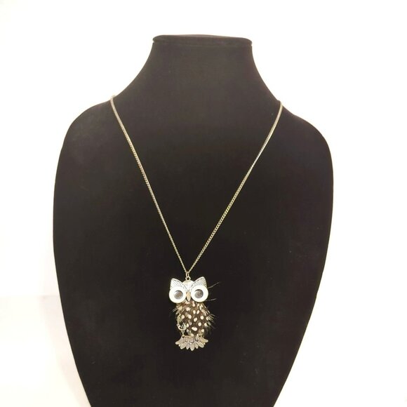 Charming Charlie Owl Pendant Necklace Faux Feather Chain 28"-30" Adjustable - Picture 2 of 6